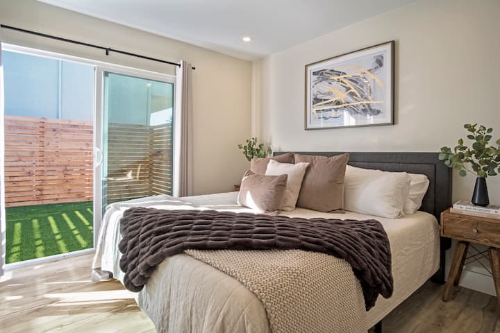 Საძინებელი 2 - საწოლი 193 × 203 სმ