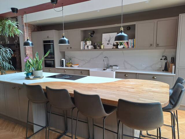 Beautiful Edwardian home close to city center