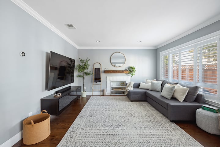 Relaxing Backyard Retreat -Spacious + Bright Home - San Mateo, CA
