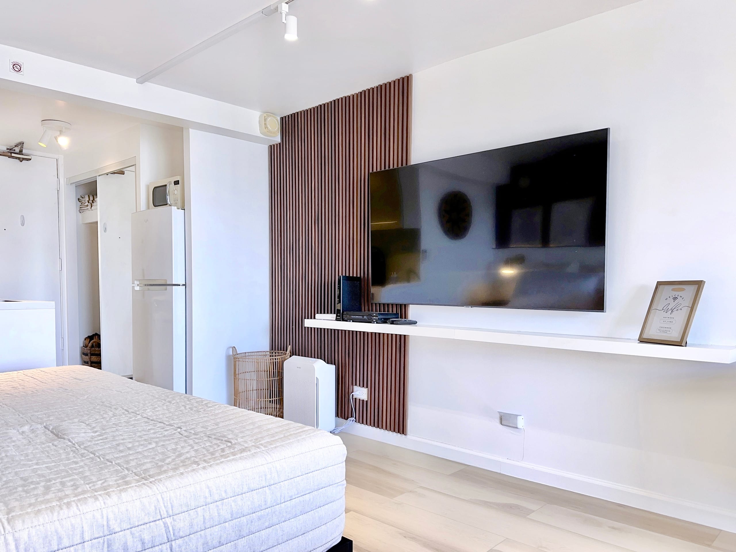 39FL-Modern in Waikiki-Upgraded King Studio - Image 14