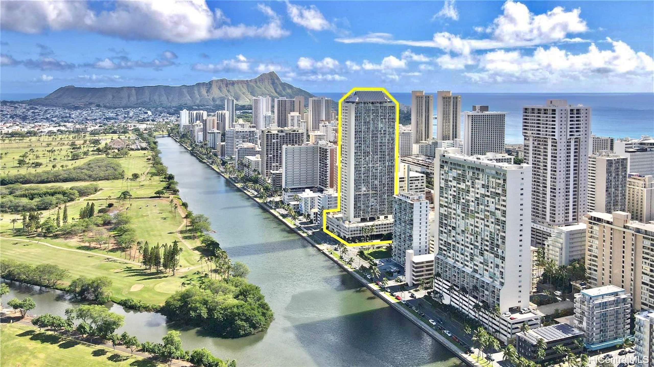 39FL-Modern in Waikiki-Upgraded King Studio - Image 38