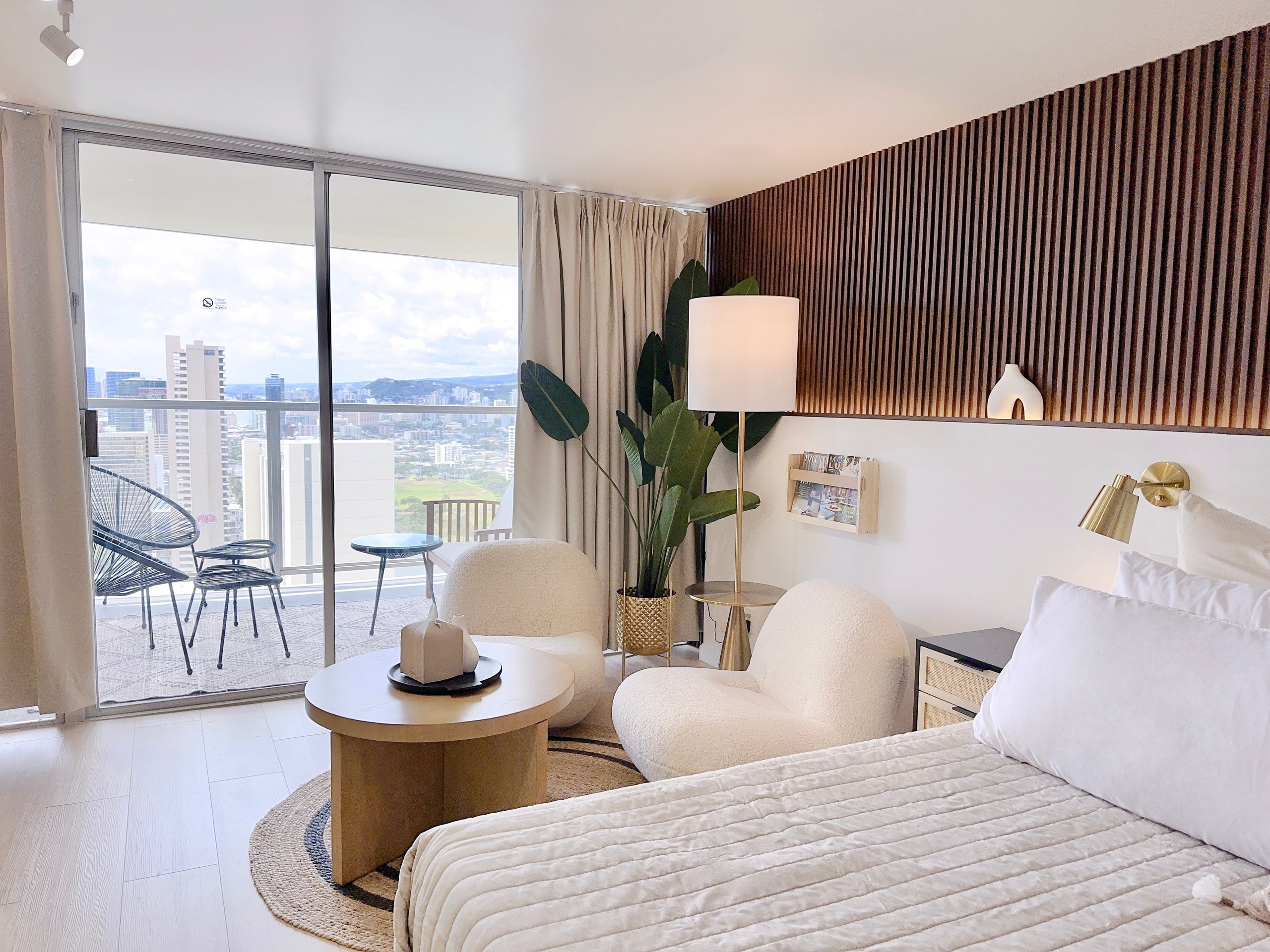 39FL-Modern in Waikiki-Upgraded King Studio - Image 6