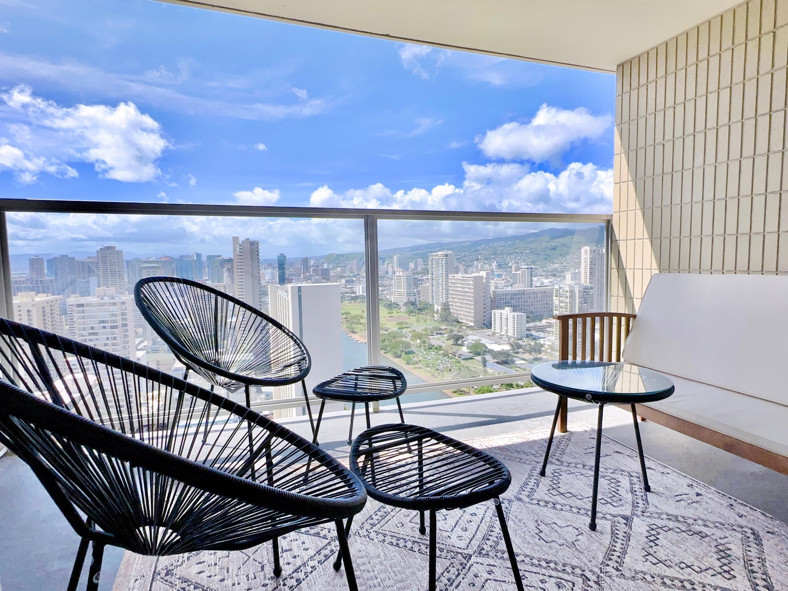 39FL-Modern in Waikiki-Upgraded King Studio - Image 30