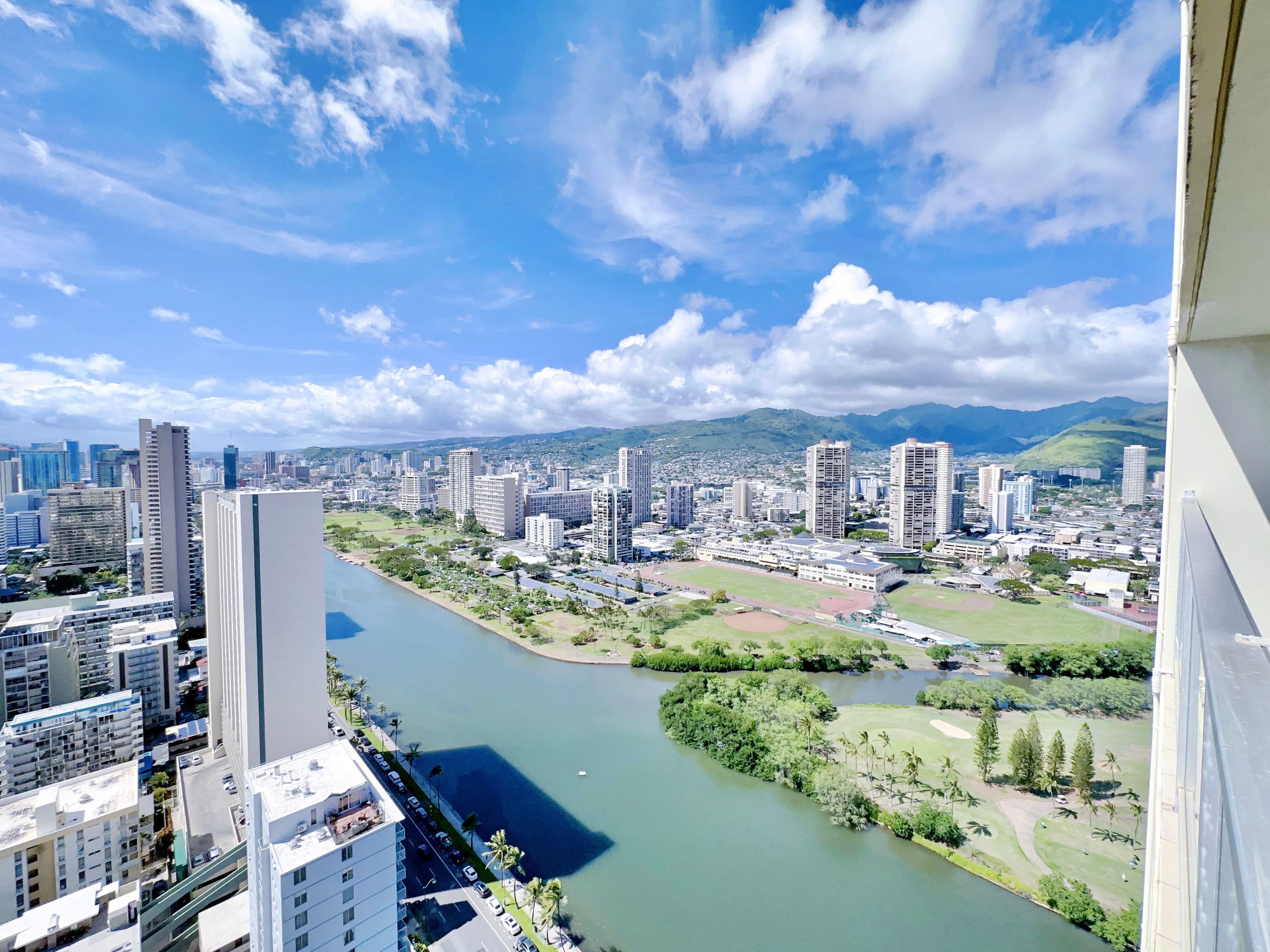 39FL-Modern in Waikiki-Upgraded King Studio - Image 32