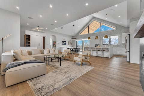 Sherkston Oasis: Hot Tub, Sauna & Luxurious Escape