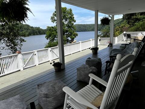 Waterfront Claytor Escape Lodge -Stunning Views