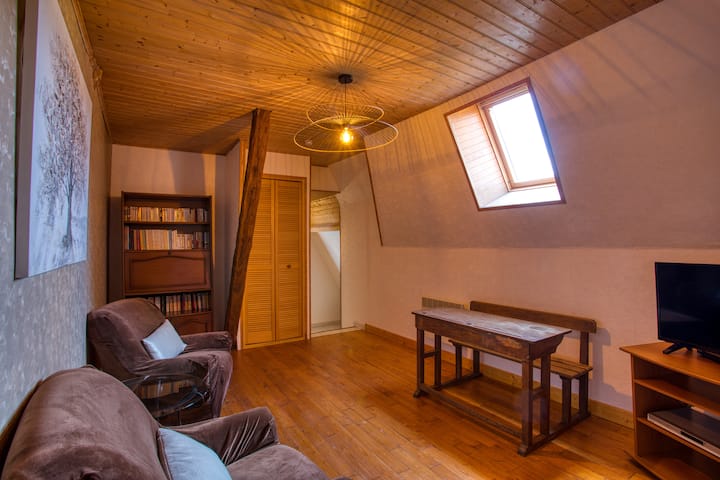 Le Gîte De La Beune Avec Piscine Privée Chauffée - France