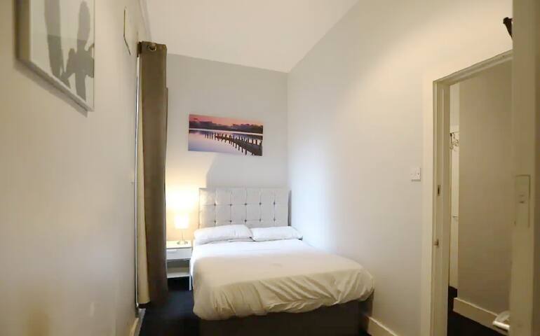 RiverView 2 bed Temple Bar gallery image 4
