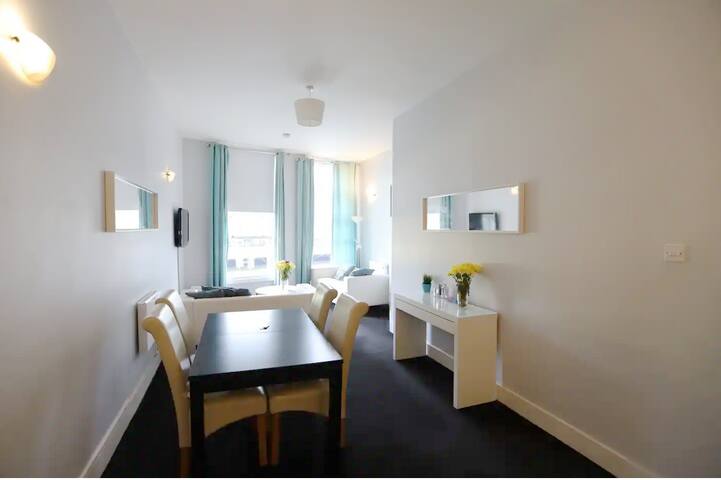 RiverView 2 bed Temple Bar gallery image 3