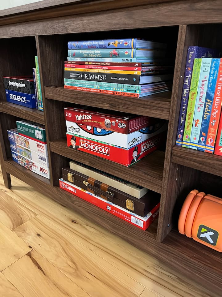 Рафтовете са заредени с игри и пъзели за много възможности за семейни развлечения.