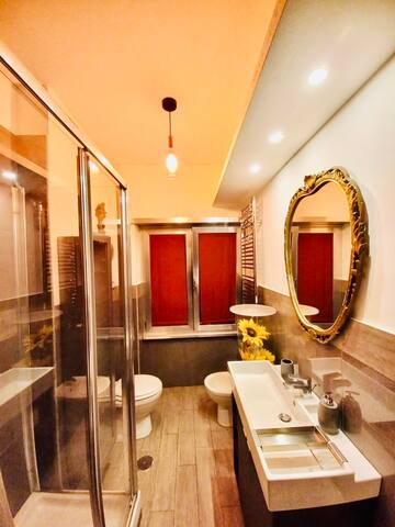 aesse apartment- attrezzato,confortevole, metro a. gallery image 5