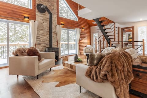 Off-Grid Cottage with Pool-Hot Tub- Sleeps 12