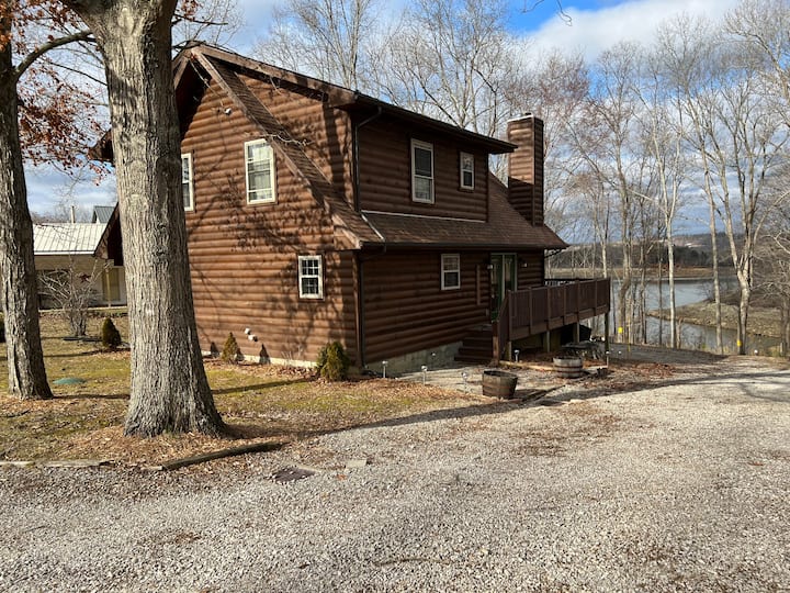 Nolin Barrel House Lakefront Houses for Rent in Clarkson, Kentucky