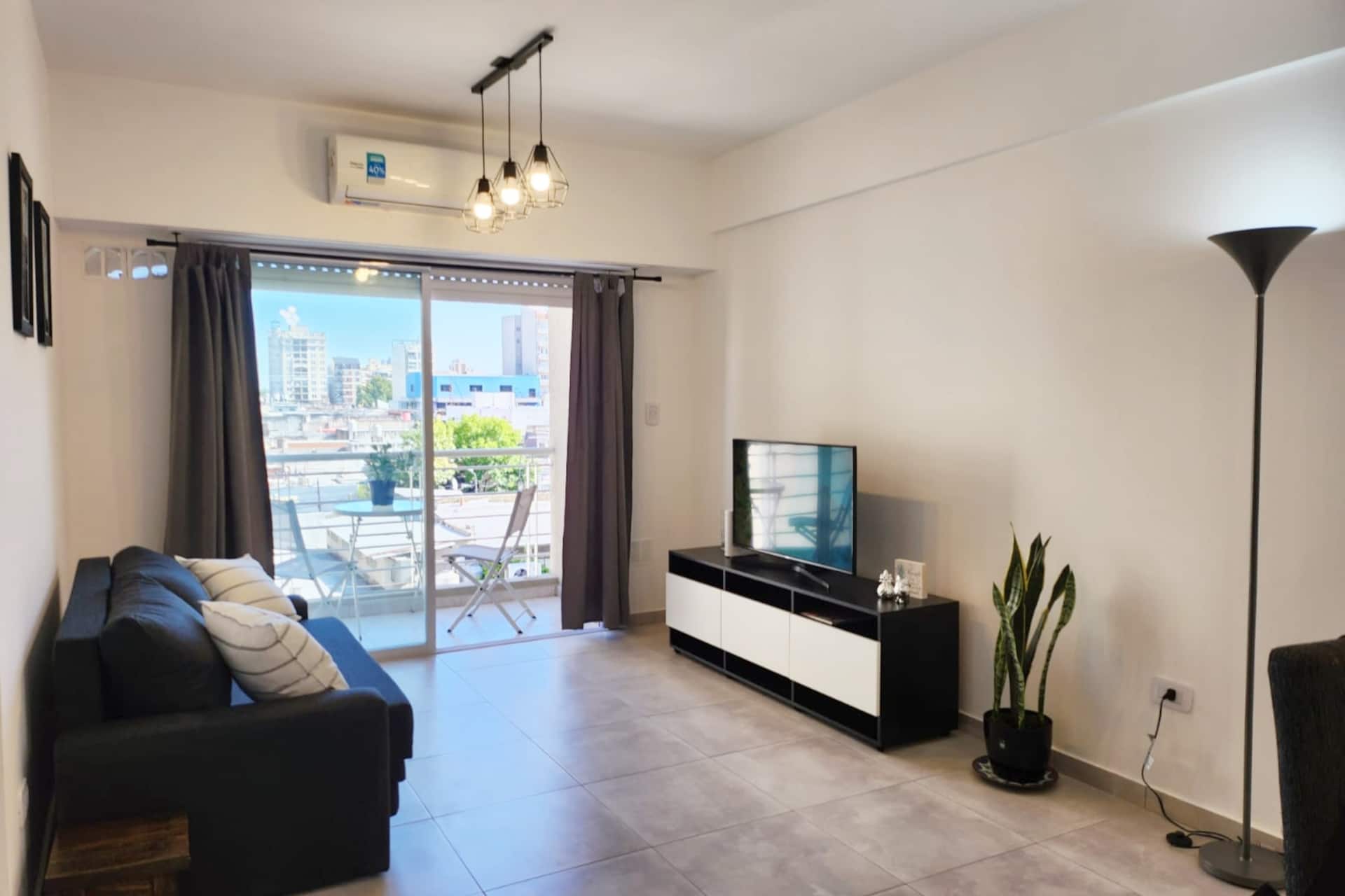 Modern and bright 2 rooms