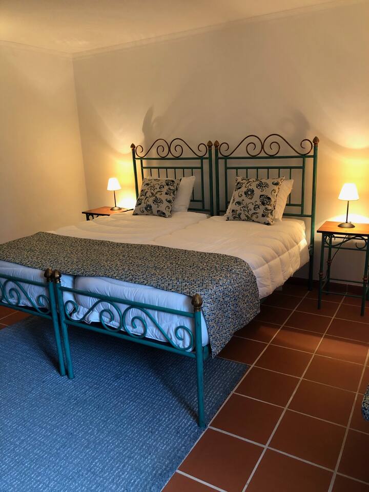 საძინებელი 1