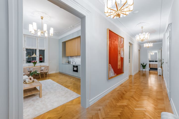 Brand New Historical Home Next To Old Town Square