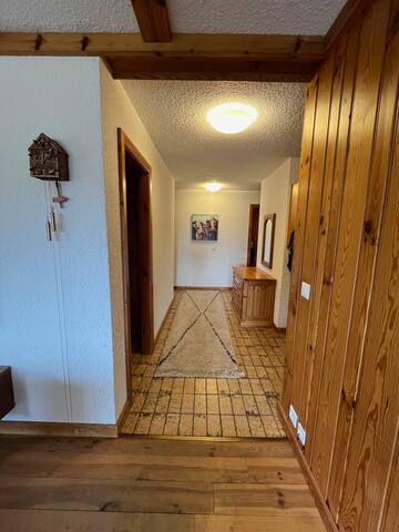 Villars garden flat – central & easy slope access gallery image 4