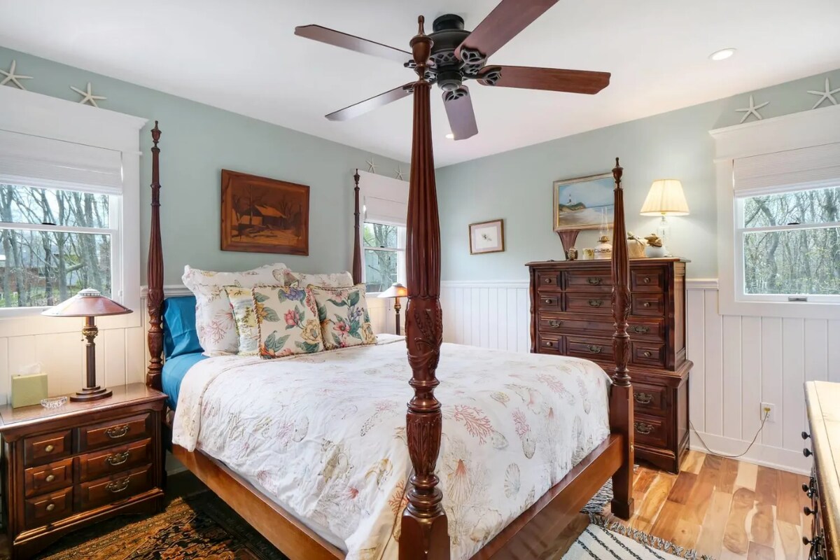 dormitorio con baño privado en la planta principal  