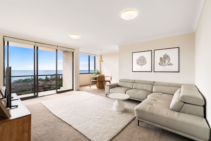 Birds eye view of Bondi Beach – clean & modern