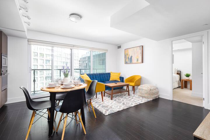 Spacious 2bd + 2ba Steps from Yorkville Downtown! gallery image 2