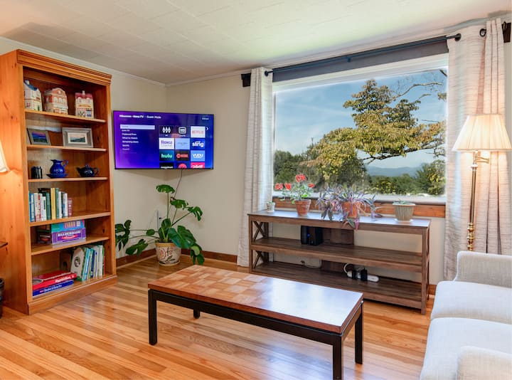 Cottage With Mountain Views | 15 Min To Downtown - Asheville, NC