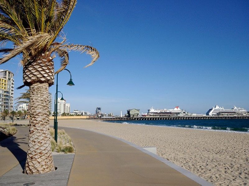 Popular Airbnb listing: Coastal Apartment Port Melbourne in Port Melbourne