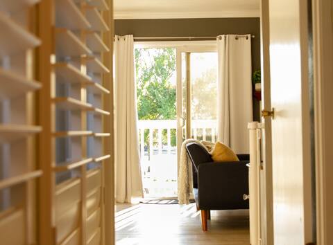 Golf Course Stay, Close to Pinnacles, King Bed