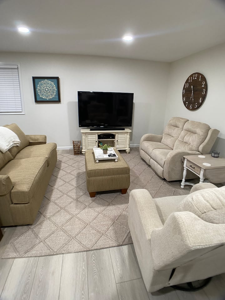 Private 2br/2ba Getaway W/ Hot Tub, Foosball - Hendersonville, NC