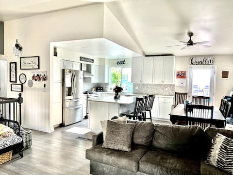 Clean + Kid-Approved! Hot Tub, Gym, Playset, More