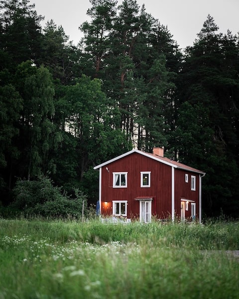 Red house at Kramnäs Gård