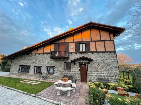 Txorienea: house in a rural area