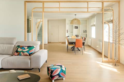 Top performing Airbnb: 150 m² apartment in Aix-les-Bains in Aix Les Bains