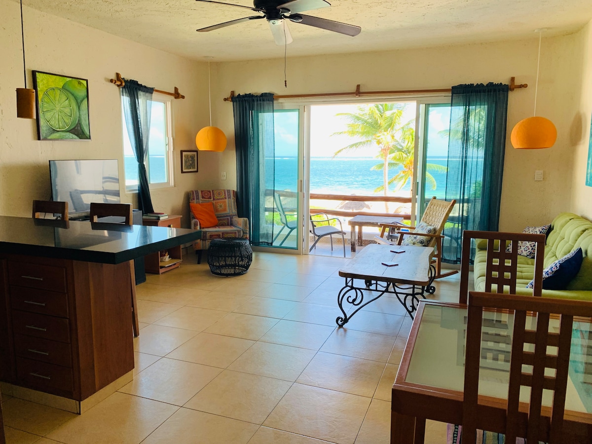 Anuncio de Airbnb popular: Casita Blanca, an oceanfront gem en Punta Vista