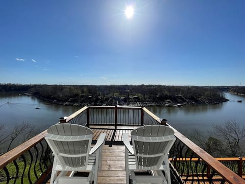 Luxury lake house with must see view