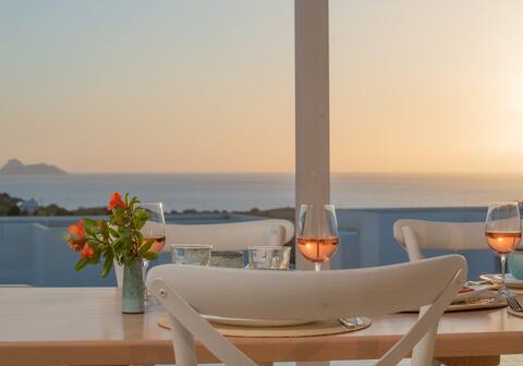 Levanta - stylish view comfort pool top location!