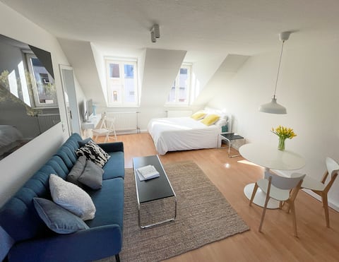 Popular Airbnb listing: Sunny studio in the middle of lively Ehrenfeld in Ehrenfeld