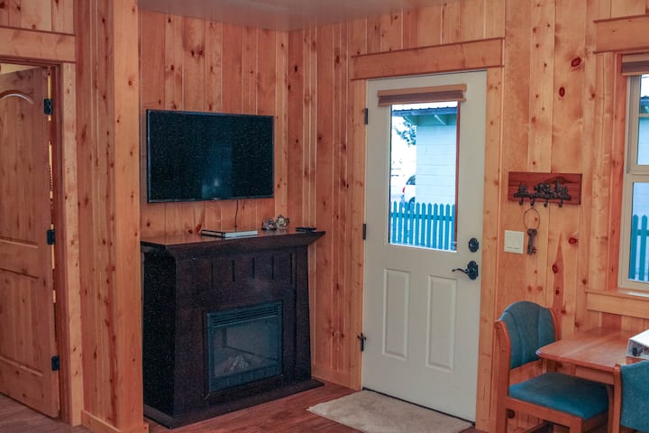 Pine Grove Suite Getaway, In Sisters, Oregon - Sisters, OR