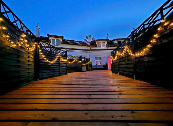 Luxury apartment in the market with terrace and barbecue.
