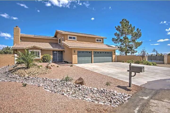 Ultimate Las Vegas Getaway – 5 Minutes to Strip! gallery image 3