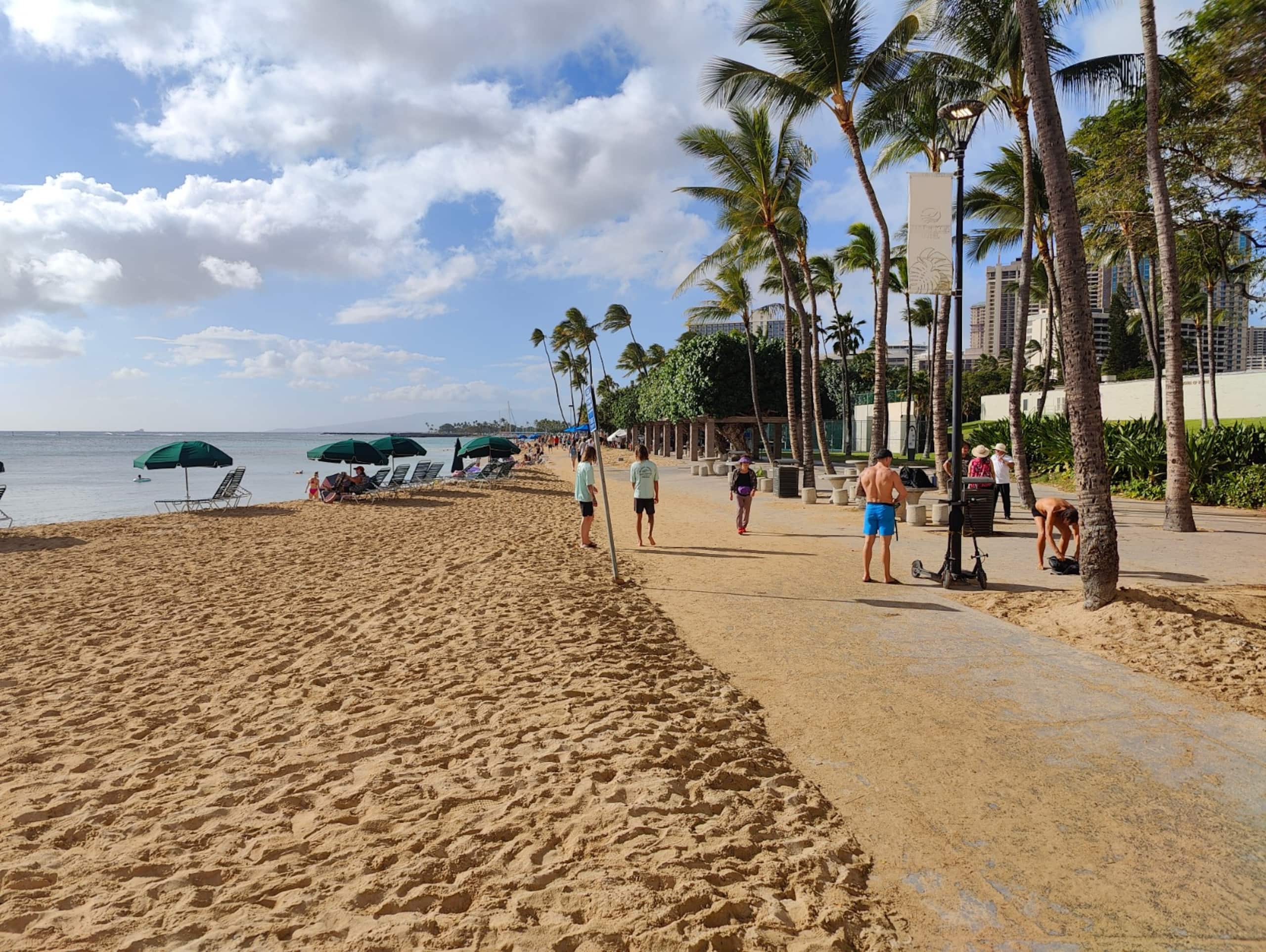 Waikiki Shore 1305 - Beachfront - Image 22