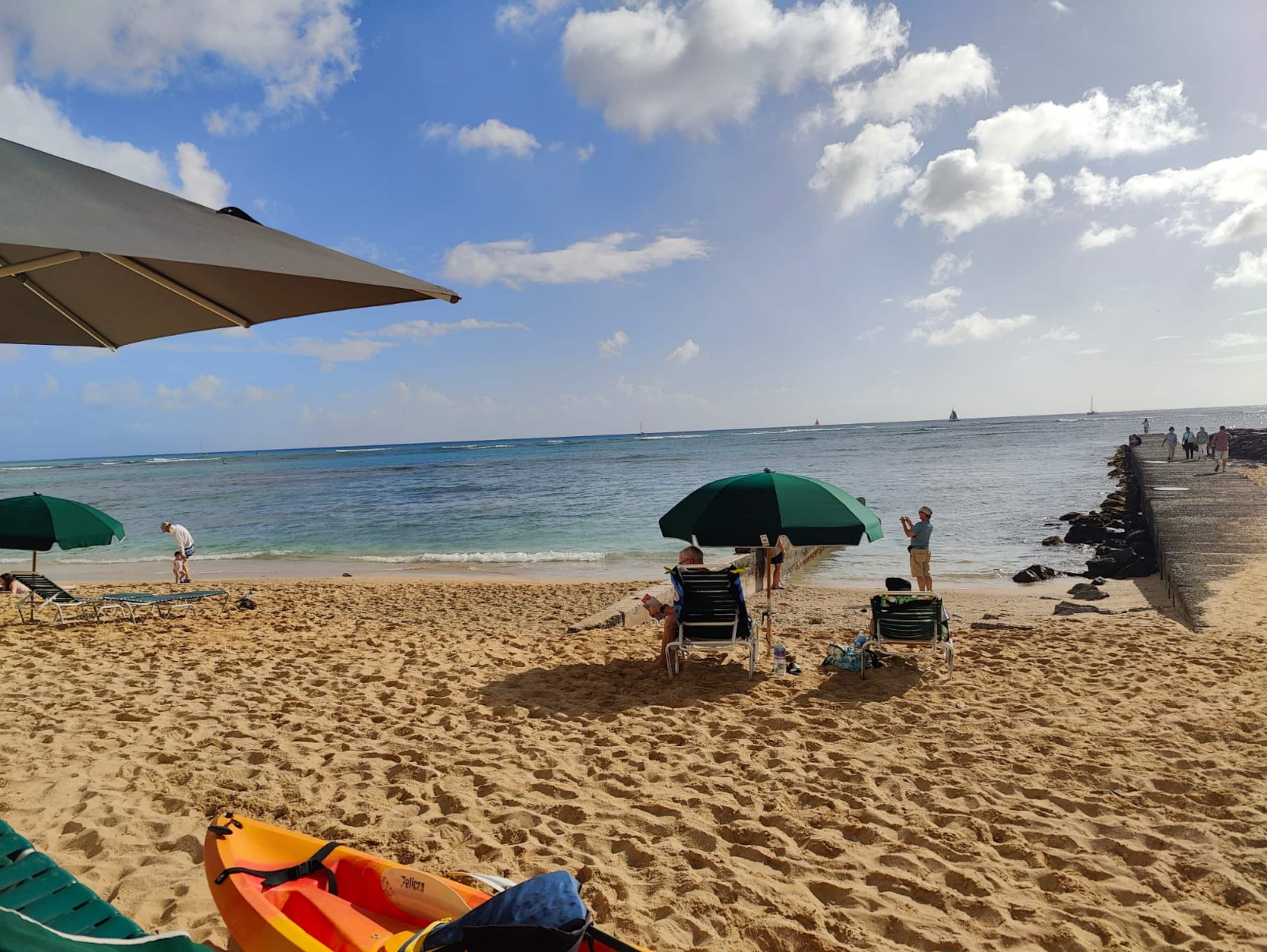 Waikiki Shore 1305 - Beachfront - Image 23