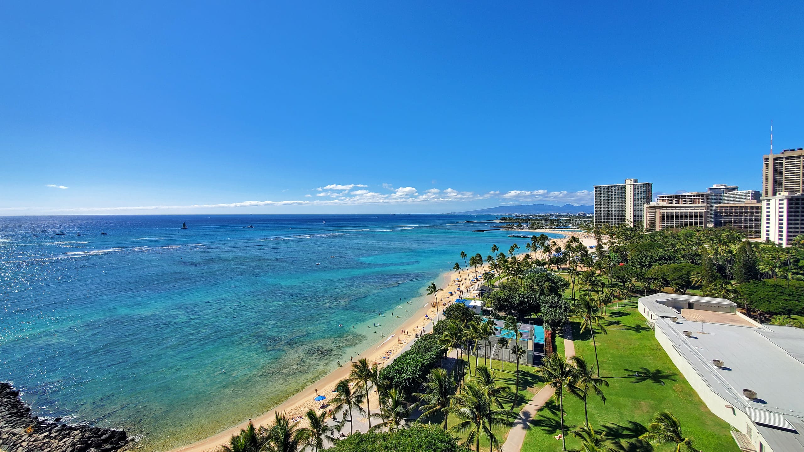 Waikiki Shore 1305 - Beachfront - Image 17