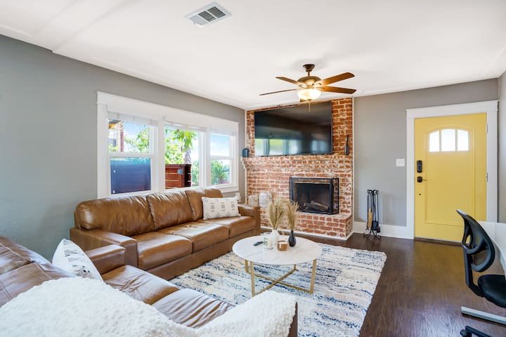 Casa Urbana -3BR/3BA- Modern Retreat