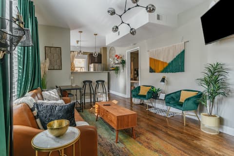 Top Airbnb: King Bed| The MadiZEN | $0 Cleaning Fee | Midtown! in Idlewild