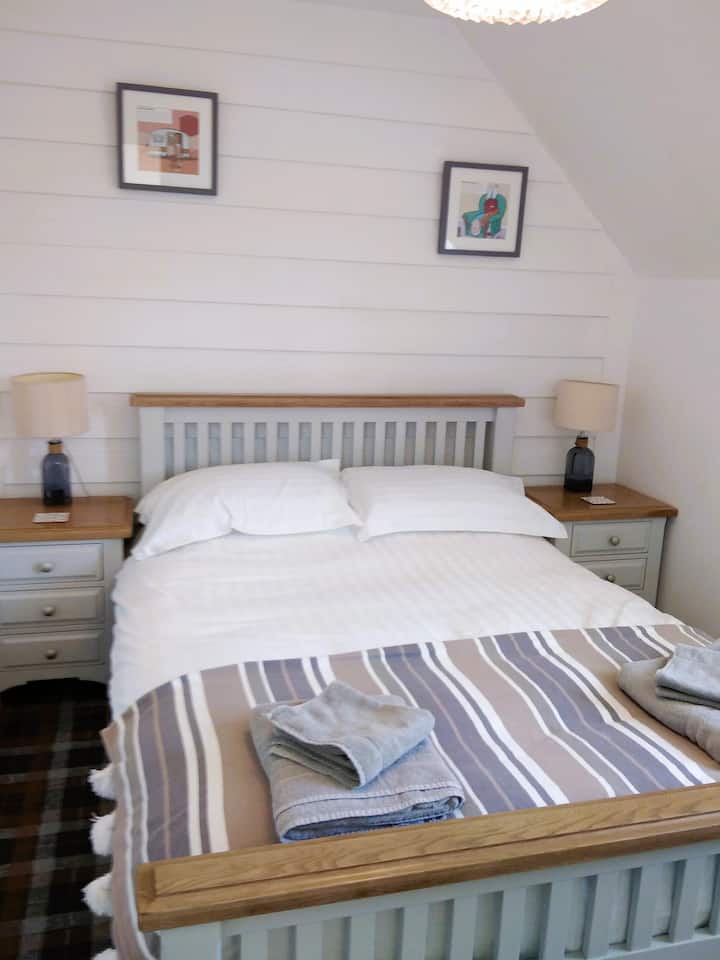 Двокреветна соба со гардероба