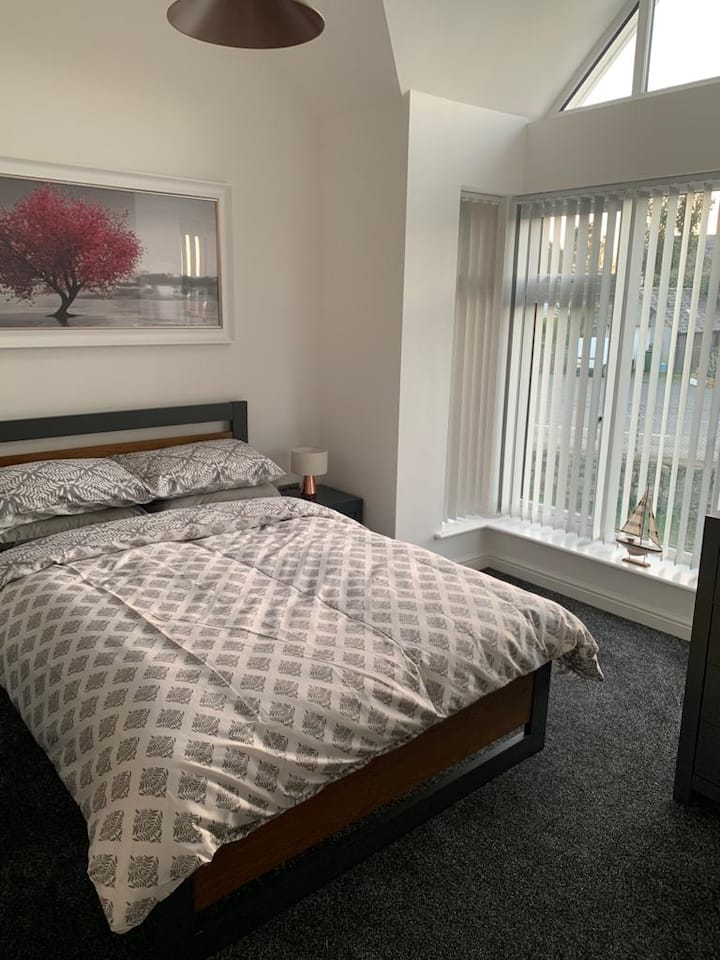 Საძინებელი 2 (ორადგილიანი საწოლით)