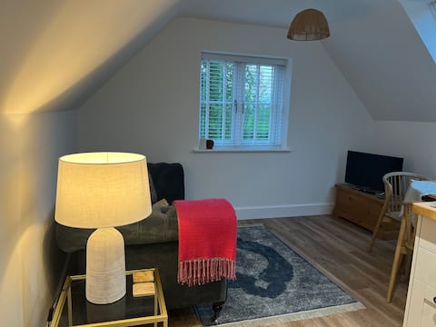 Successful Airbnb property: Self-contained first floor flat in Rushcliffe