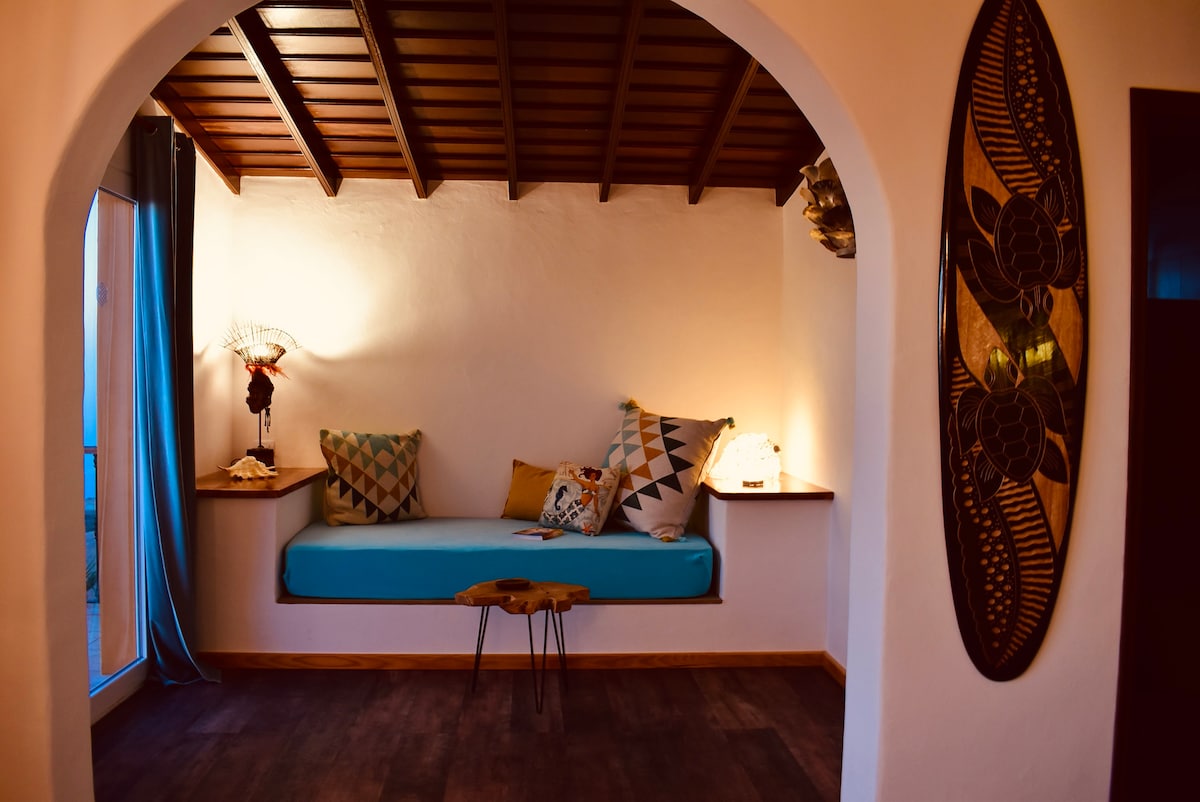 Erfolgreiche Airbnb-Immobilie: Design apartment IKE WAI with sea view in Los Llanos De Aridane