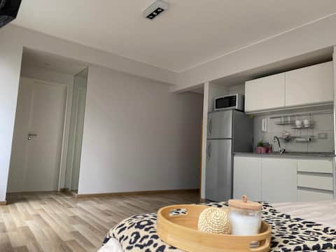 Top Airbnb: Great location, bright, contemporary in Colegiales