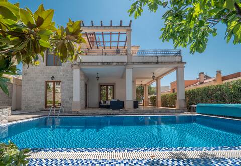 Vila Plima-3bdr villa with pool